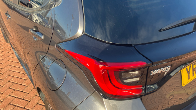 Toyota Yaris 1.5 Hybrid Design 5dr CVT Hybrid Hatchback